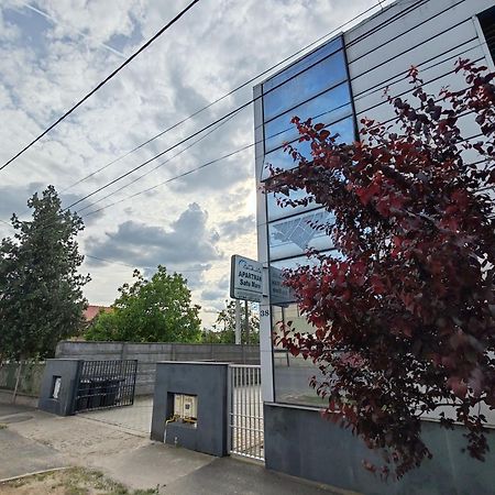 Aqua Apartman Satu Mare Buitenkant foto